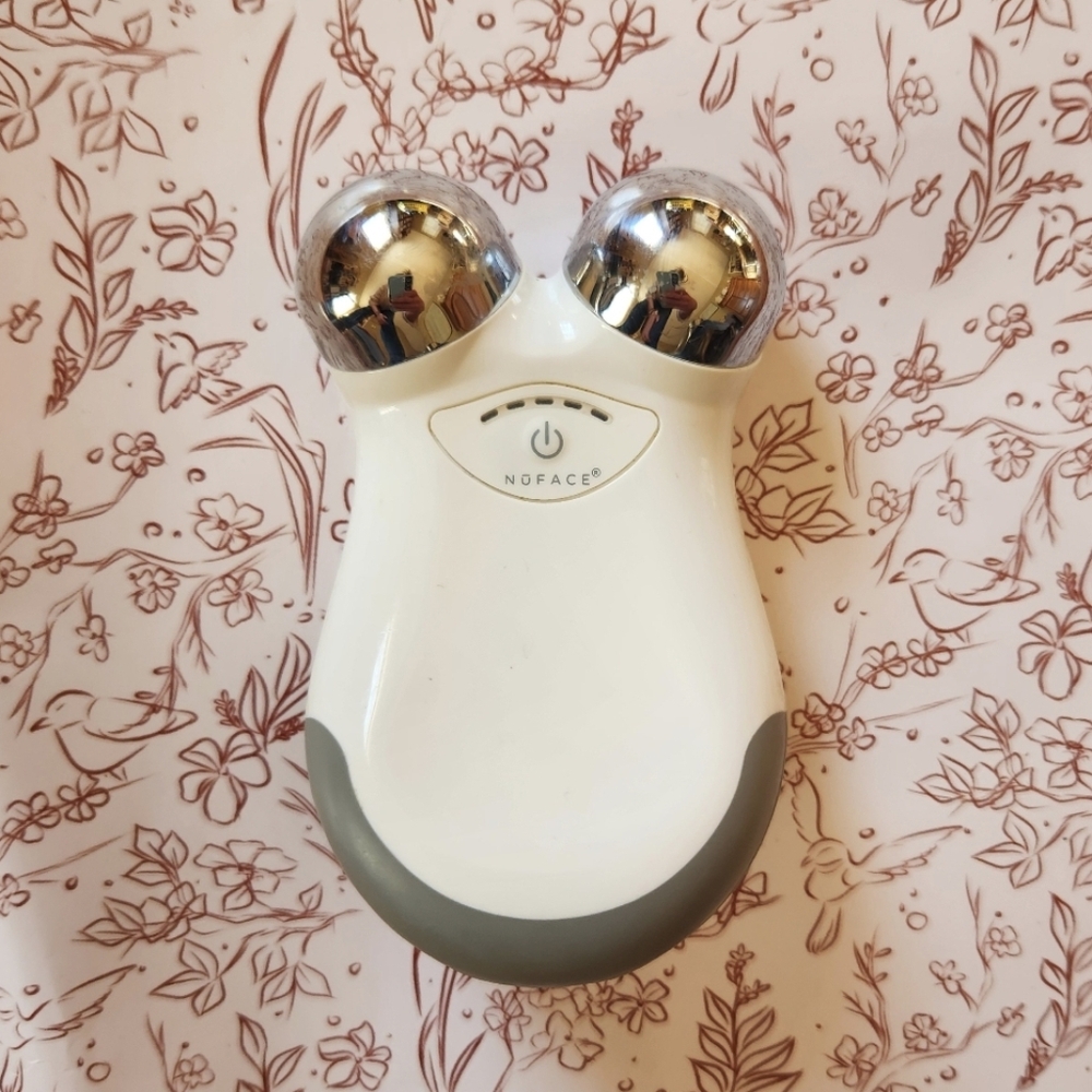 NuFace Toning Device in Cream and Silver mini